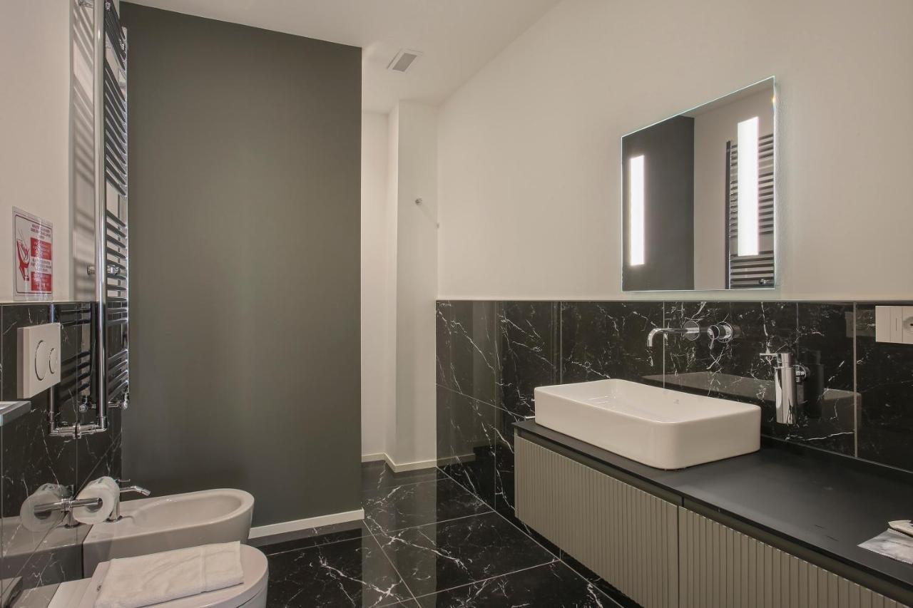Milan Chic Luxury Apartments-Hosted By Sweetstay Eksteriør bilde