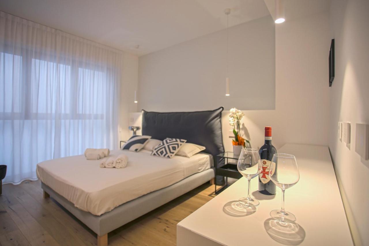 Milan Chic Luxury Apartments-Hosted By Sweetstay Eksteriør bilde